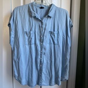 Torrid Short Sleeve Button Down Light Blue Shirt Women’s 18/20